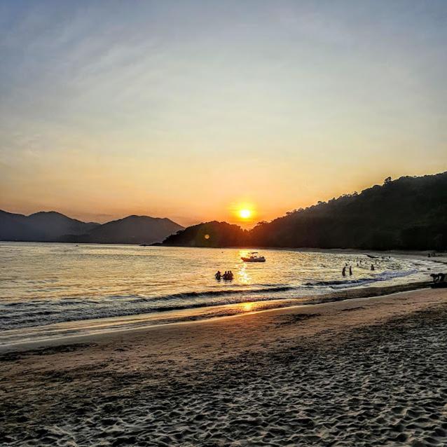 Apartamento Chalé rústico e charmoso na praia para casal! Ubatuba Exterior foto