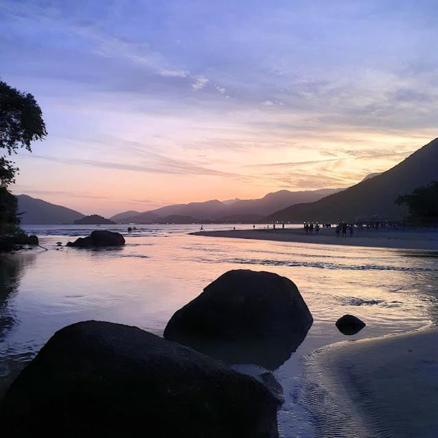 Apartamento Chalé rústico e charmoso na praia para casal! Ubatuba Exterior foto